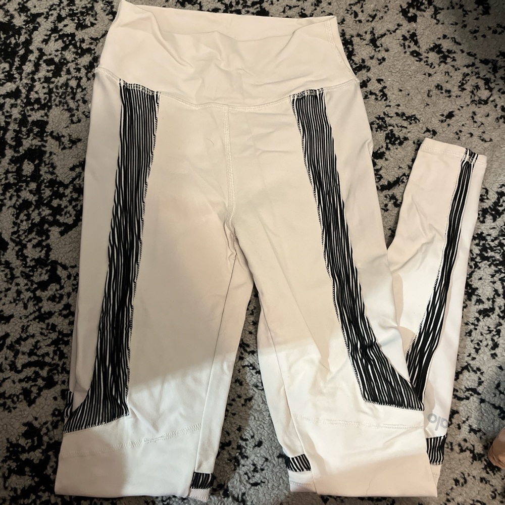 ALO Yoga Cream Leggings with Black Stripes